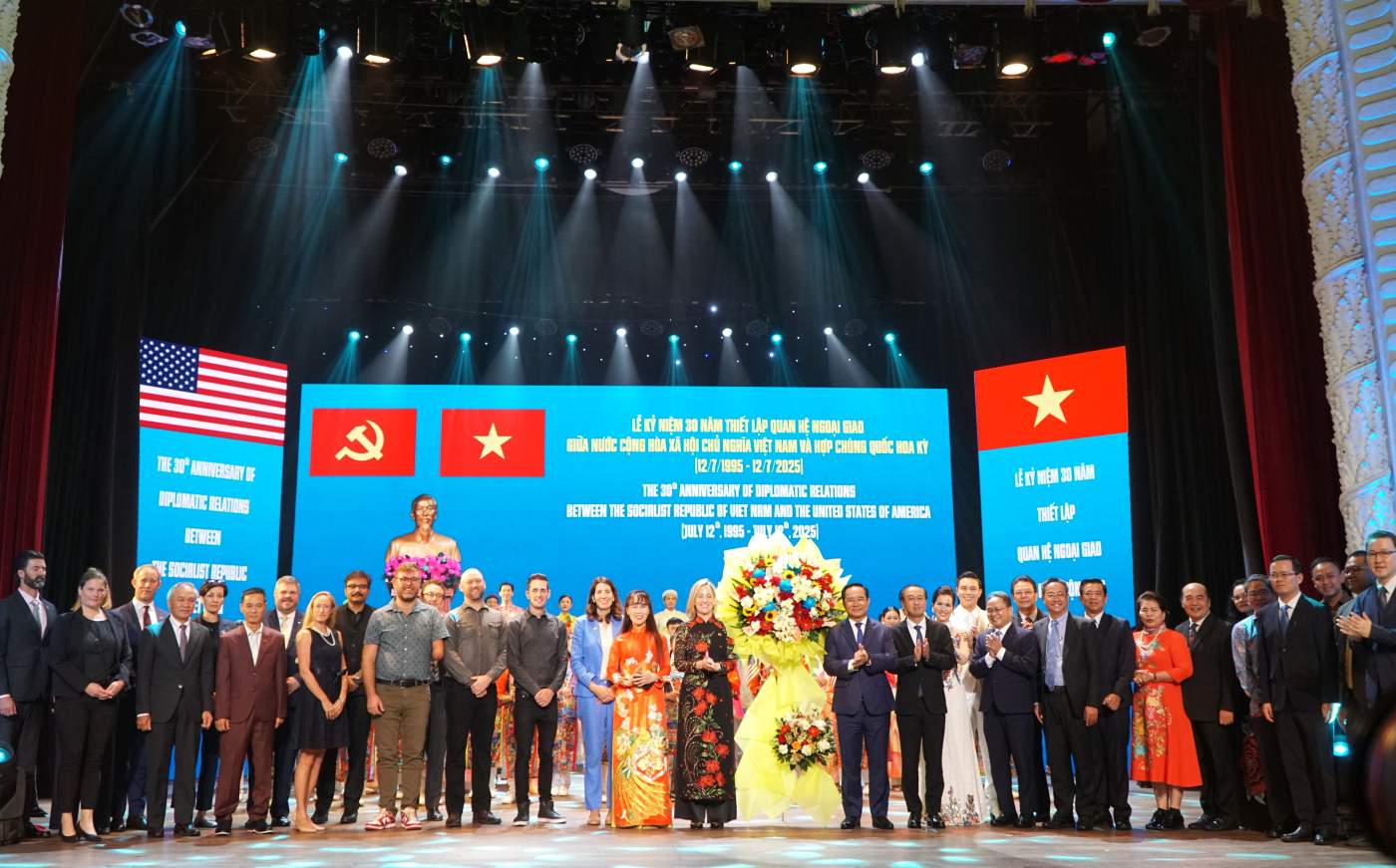 The 30th anniversary of the establishment of diplomatic relations between Vietnam and the United States. Photo: Thanh Chan