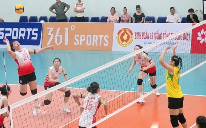 The Information Corps met Duc Giang Lao Cai Chemicals in the final of the 2025 Club Cup Youth Volleyball Championship. Photo: BCTT