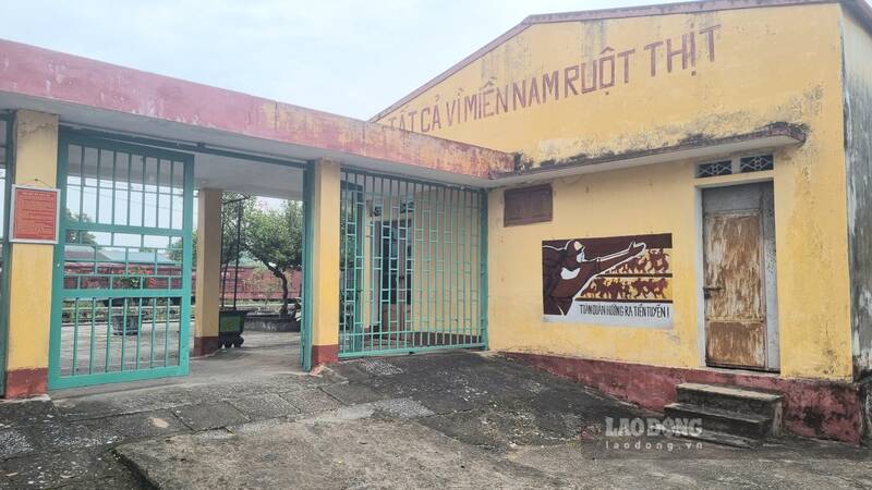 Khong gian tai ga Luu Xa duoc to diem de phuc vu bo phim. Anh: Lam Thanh