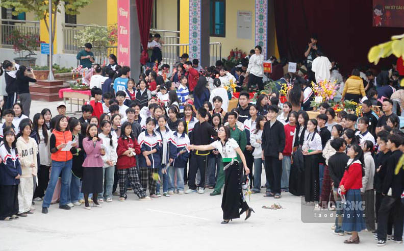 "Dien Bien Province Boarding School for Ethnic Minorities" changed its name to "Dien Bien Province Boarding School for Ethnic Minorities". Photo: Quang Dat