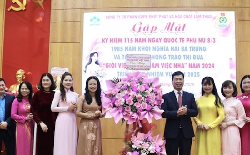 A meaningful activity for female workers organized by Supe fosphorus and Lam Thao Chemical Joint Stock Company. Photo: Nguyen Vy