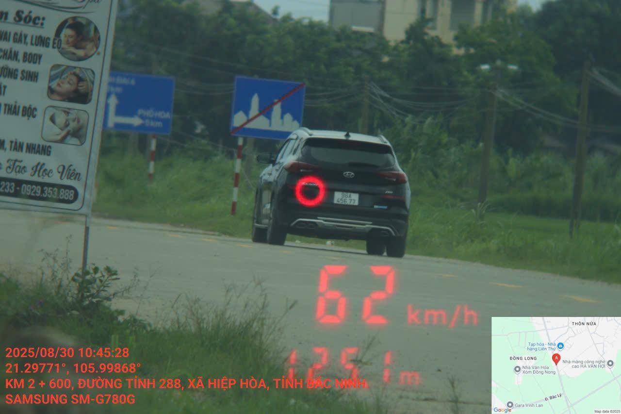 De nombreux proprietaires de voitures sont penalises a Bac Ninh. Photo : Police de Bac Ninh