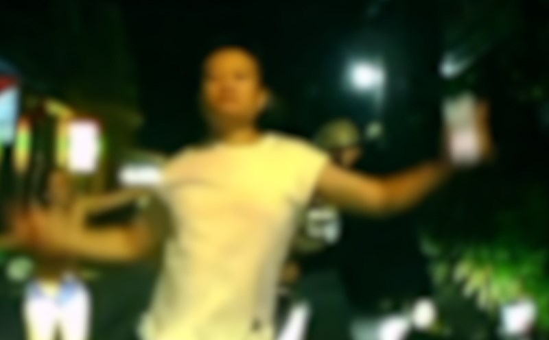 The police verified the clip of a man performing indecent acts in front of a car in Ho Chi Minh City.