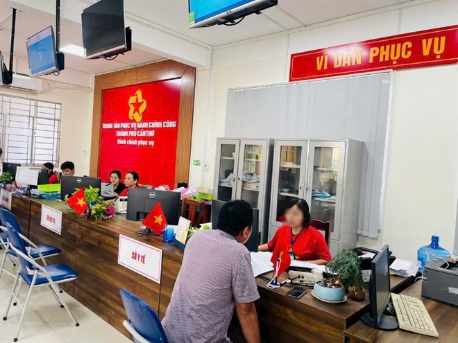 Many administrative procedures approved by the Government have been cut and simplified. Photo: Ta Quang