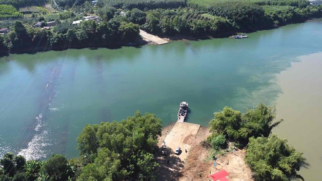 The construction location of Hieu Liem Bridge to transport materials and construction equipment for the Tri An Hydropower Plant Expansion Project. Documentary photo: HAC