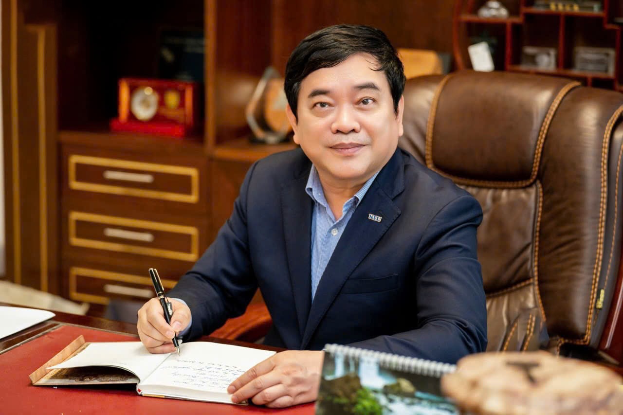 GS. Tran Tho Dat – Chu tich Hoi dong Khoa hoc va Dao tao, Truong Dai hoc Kinh te Quoc dan