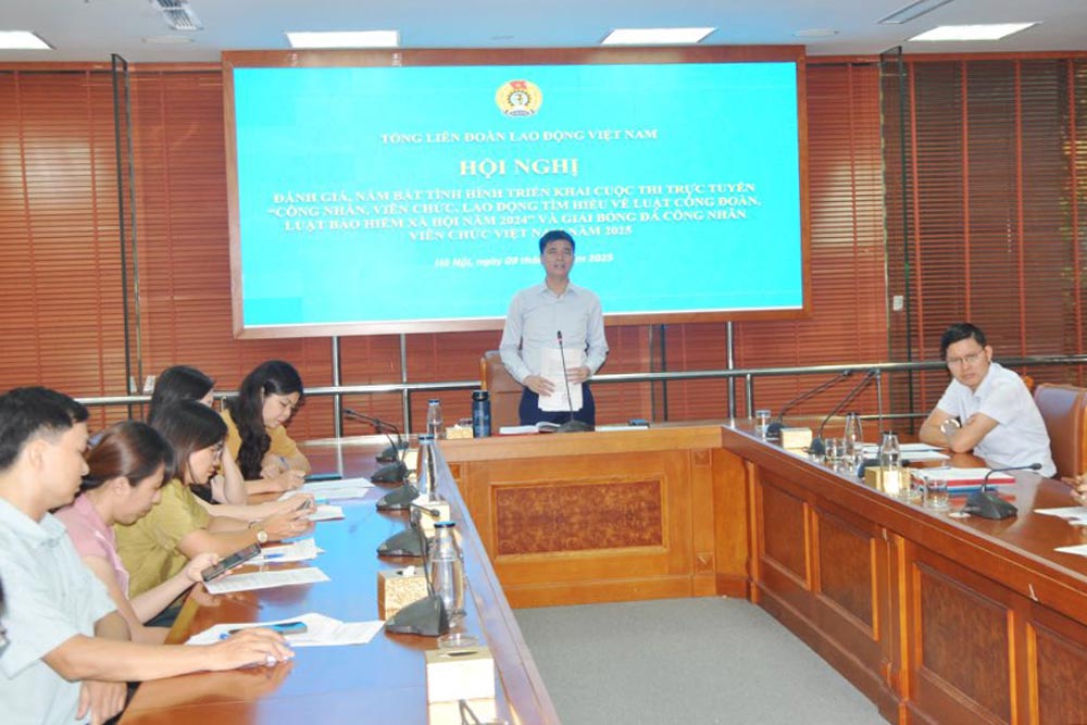 Mr. Ngo Duy Hieu - Vice President of the Vietnam General Confederation of Labor spoke at the conference. Photo: Bao Han