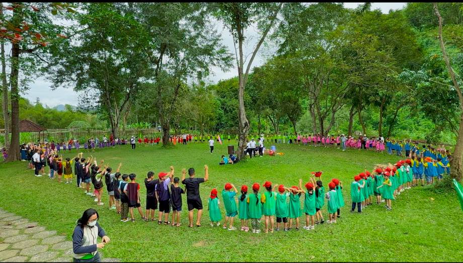 Không gian xanh mát ở Công viên Du lịch Yang Bay. Ảnh: Kiều Hương