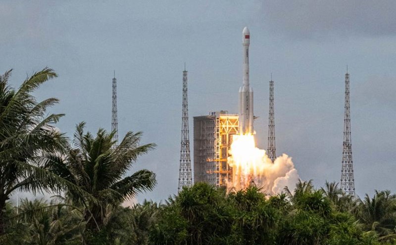 The improved Truong Chinh-7 rocket carrying a Yaogan-45 satellite left the launcher from the Van Xuong Space Ship Launching Area in Hainan Province, southern China, on September 9, 2025. Photo: Xinhua