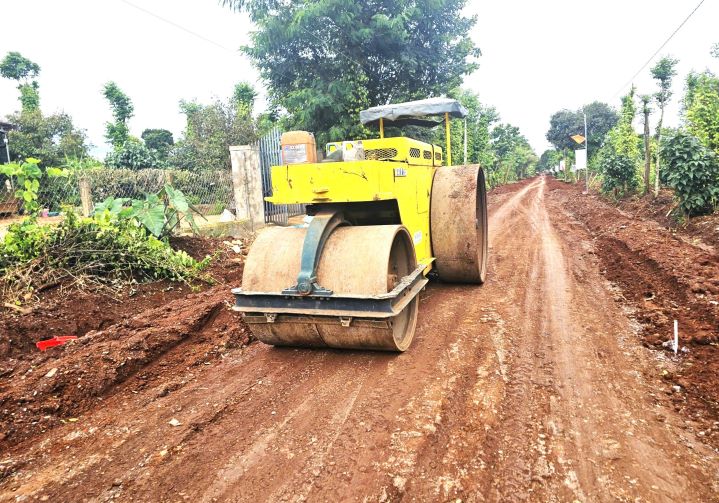 The projects managed by the old district level will be handed over to the province's specialized departments. Photo: Thanh Quynh