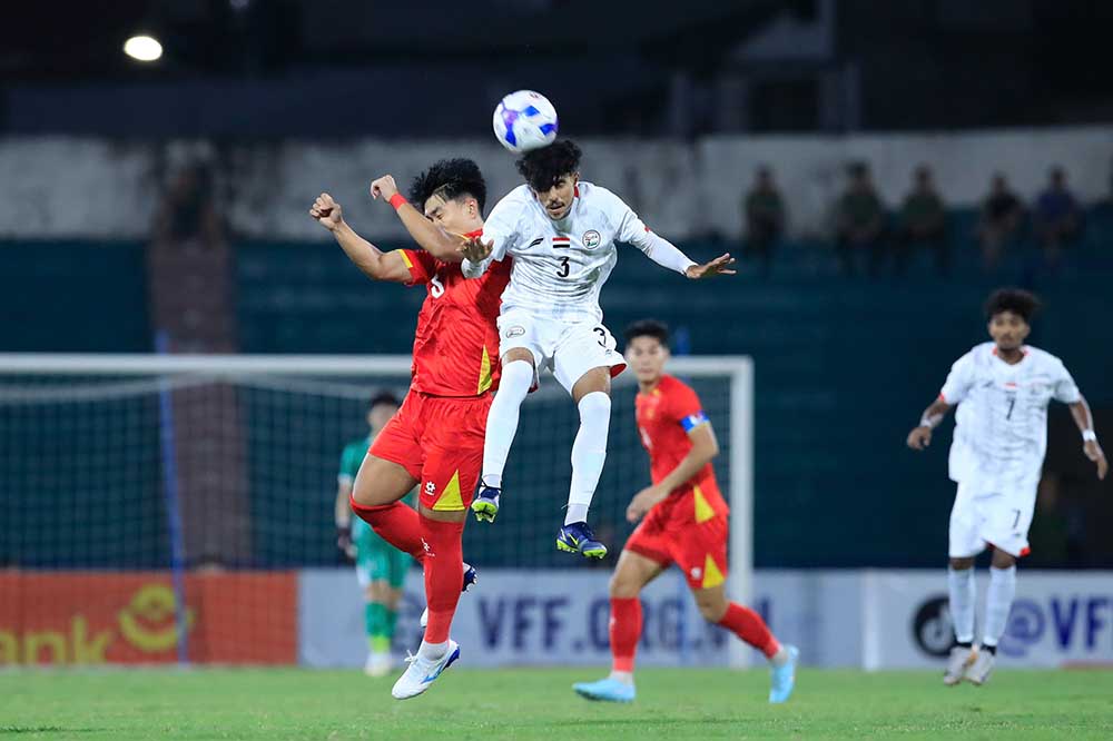 Nhieu co hoi da duoc U23 Yemen tao ra nhung deu tan dung khong thanh cong. Trong khi do, sau khoang thoi gian dau nhap cuoc tuong doi cham, U23 Viet Nam da thuc hien nhieu su dieu chinh nhan su va chien thuat de lay lai the tran.