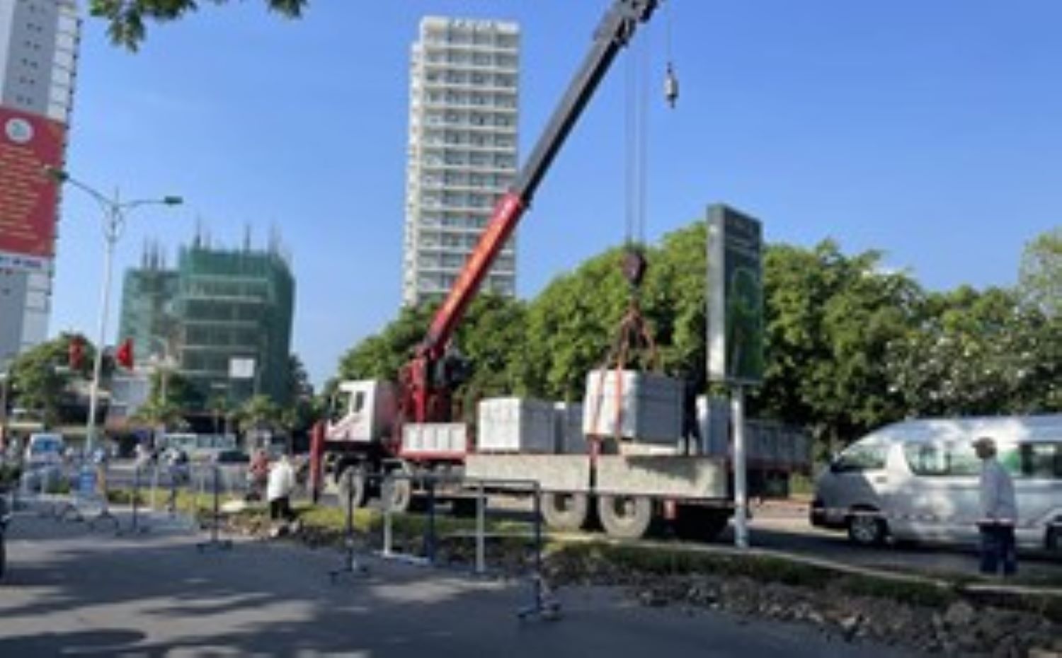 Khanh Hoa warns of safety at construction sites before entering the rainy and stormy season. Photo: Huu Long