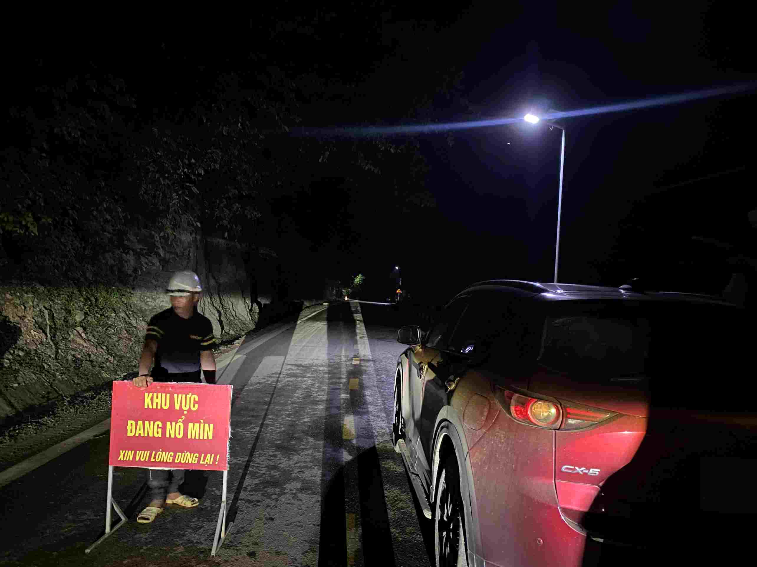 Nổ mìn thi công cao tốc, người dân chịu nhiều thiệt hại