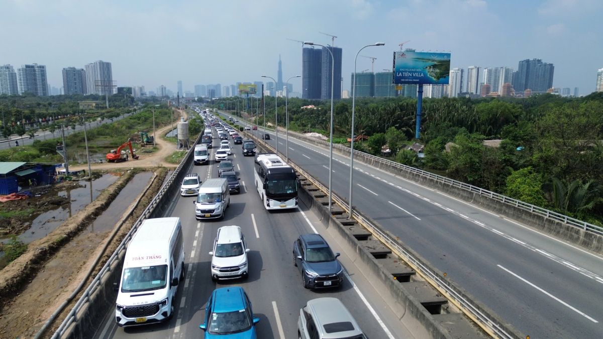Chieu cao toc huong ve nut giao An Phu thong thoang. Anh: Anh Tu