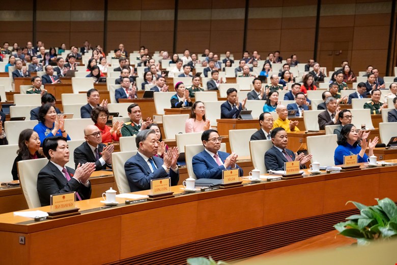 Tai Ky hop thu 10, Quoc hoi da “lap ky luc” ve cong tac xay dung phap luat, thong qua 51 luat, 08 nghi quyet quy pham phap luat. Anh: Quochoi.vn