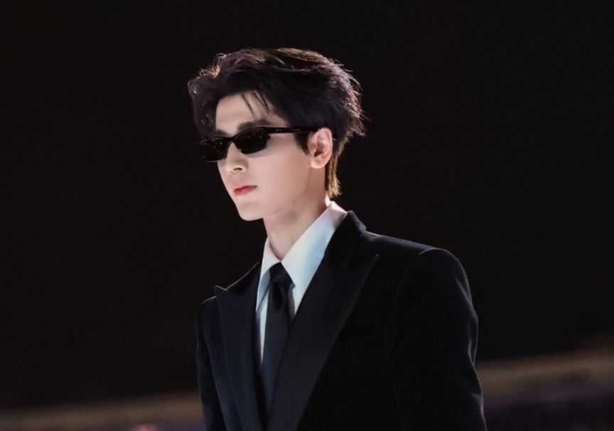 Truong Lang Hach tiep tuc toa sang trong tiet muc “Nguoi mau“. Anh cat tu video