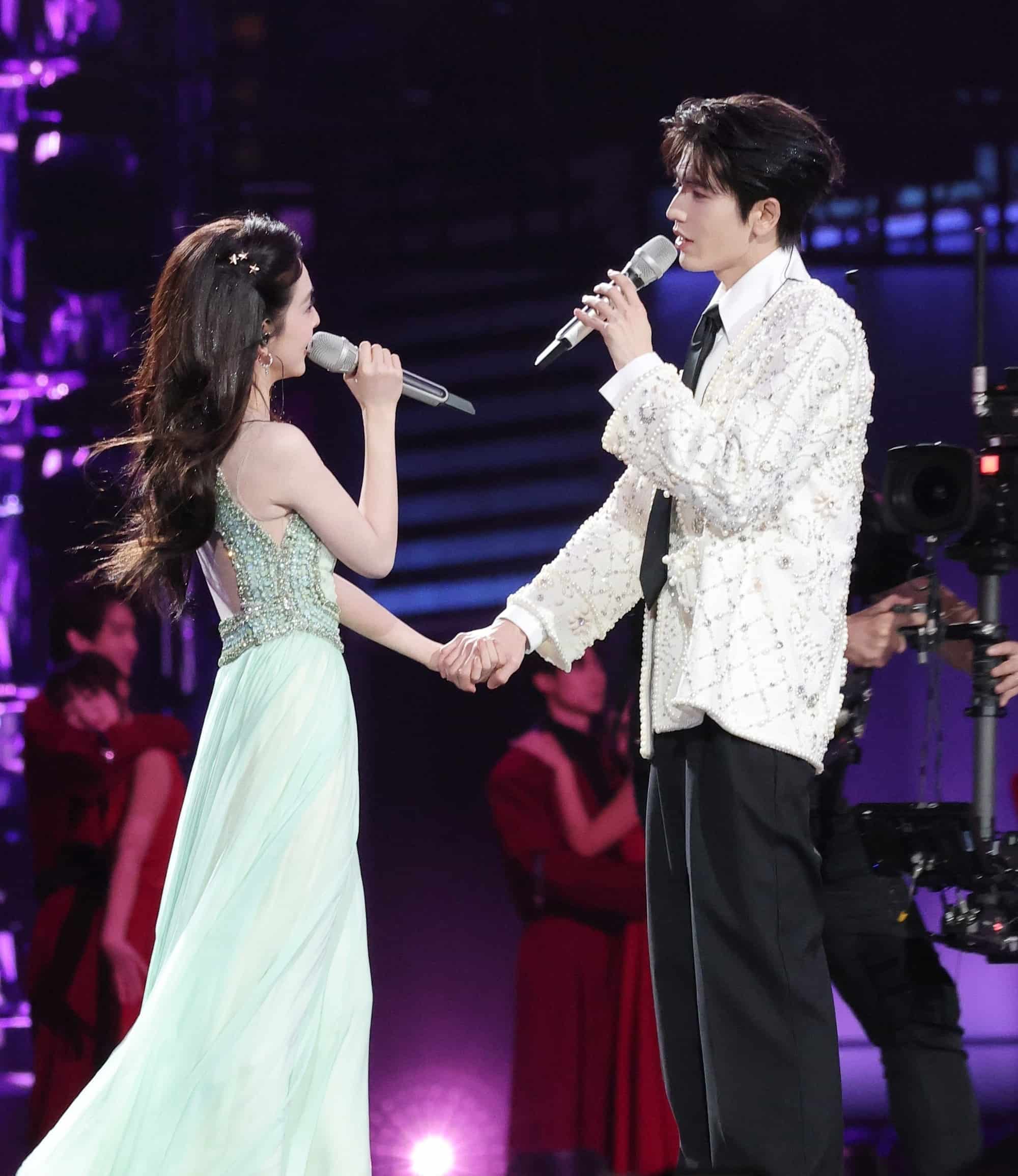 Truong Lang Hach trinh dien cung Truong Nhuoc Nam. Anh cat tu video