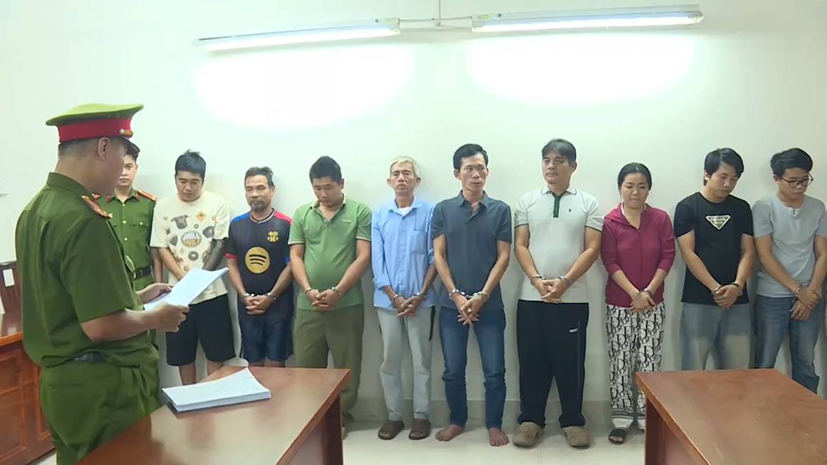 해협사" 기소, 캄보디아에서 이익을 취한 사람들을 구출하기 위한 은폐 수법 공개. 사진: 공안 제공