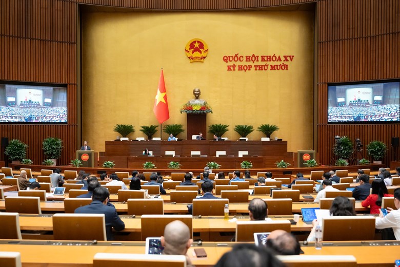 Nghi quyet cua Quoc hoi khuyen khich doanh nghiep tu nhan tham gia nghien cuu, dau tu phat trien dien hat nhan mo dun nho. Anh: Quochoi.vn