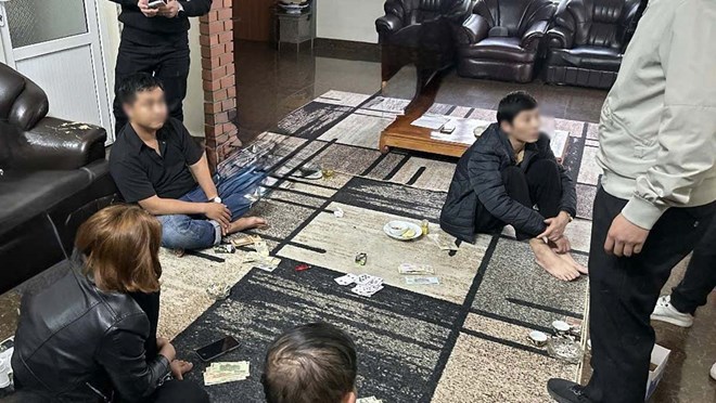 Triệt phá tụ điểm đánh bạc, tạm giữ 6 đối tượng tại Quảng Ninh