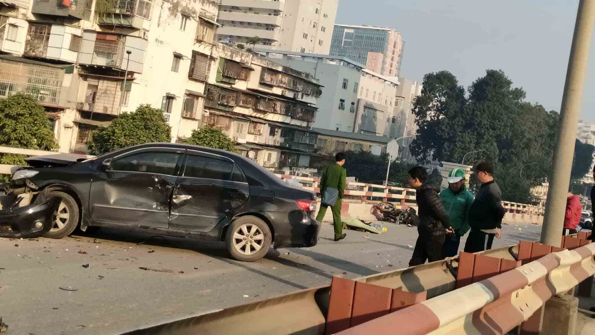Scene of the accident on Nga Tu Vong overpass (Hanoi), morning of January 10. Photo: People provided