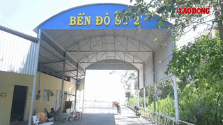 Ferry terminal No. 2 stopped operating, Long Khanh islet residents face many difficulties.