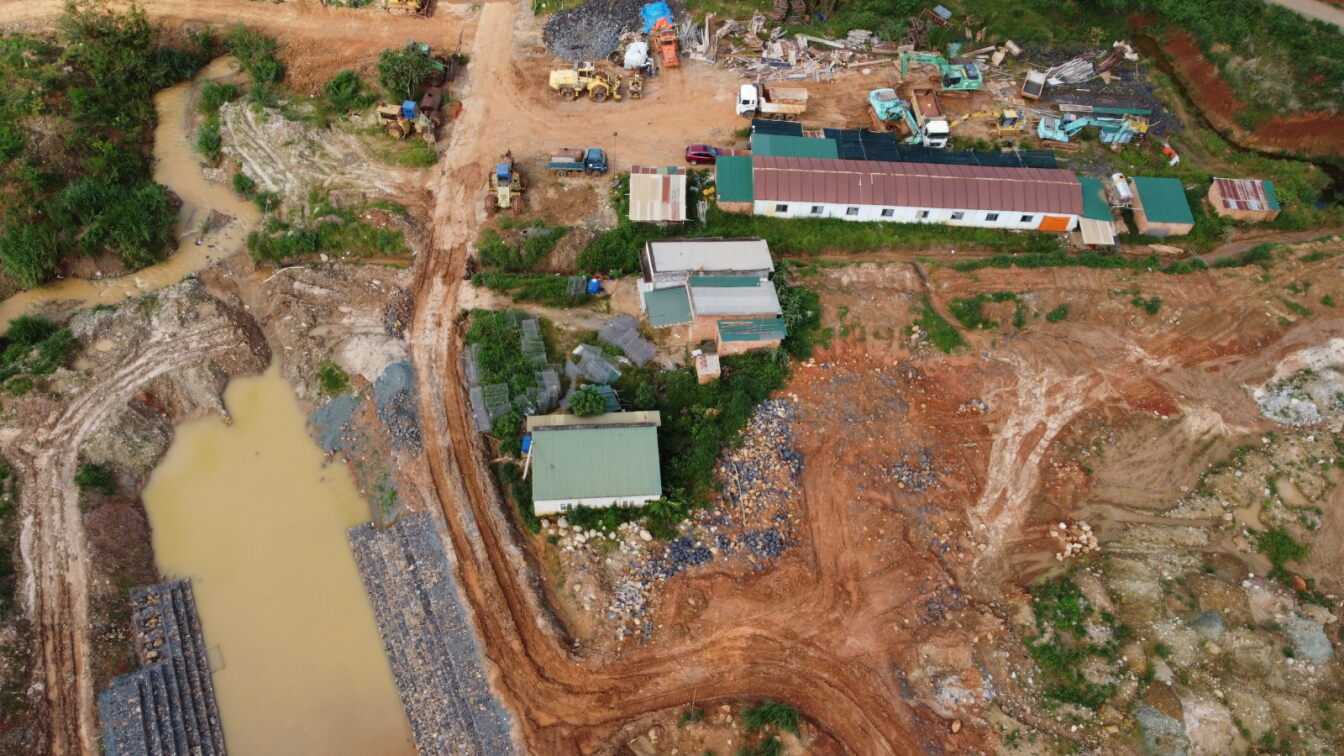 Khu vuc xay ra sat truot keo dai. Anh: Phuc Khanh 