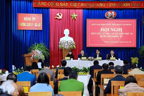 Uy vien Bo Chinh tri, Truong Ban Noi chinh Trung uong tiep xuc cu tri Lam Dong. Anh: Duc Lam