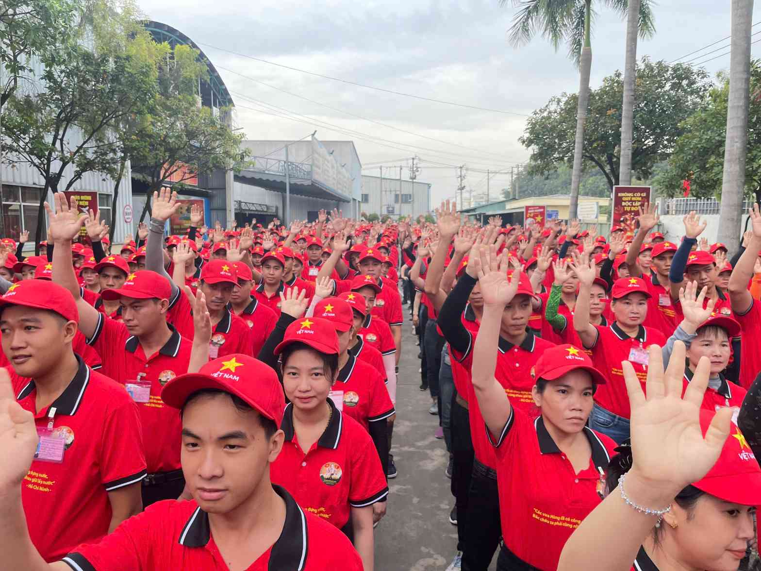 Workers of Asia Door Technology Co., Ltd. Photo: Dinh Trong