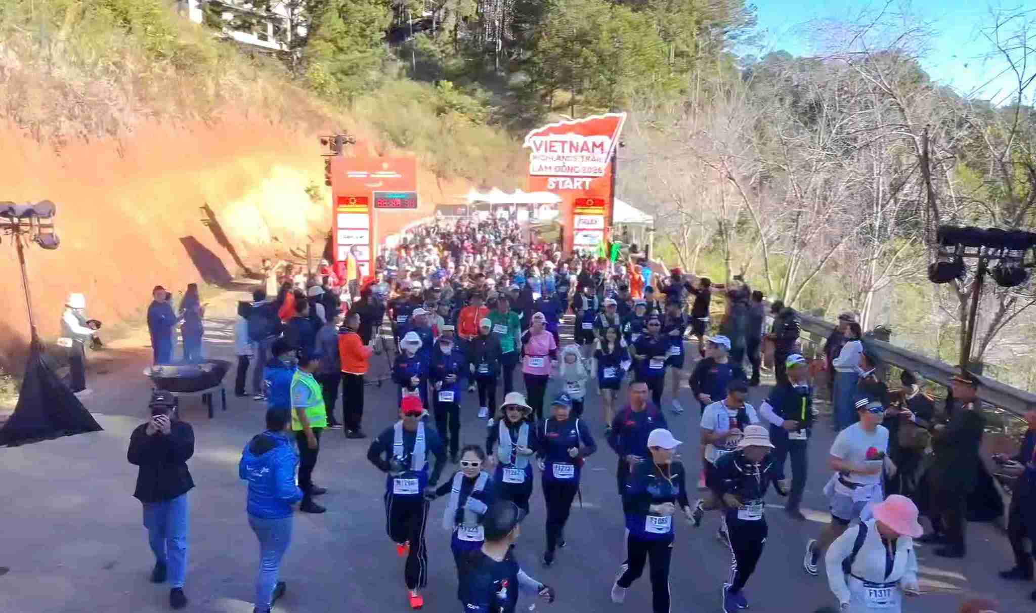 More than 1,000 athletes compete at the Vietnam Highlands Trail Running Race - Lam Dong 2025. Photo: Phuc Khanh