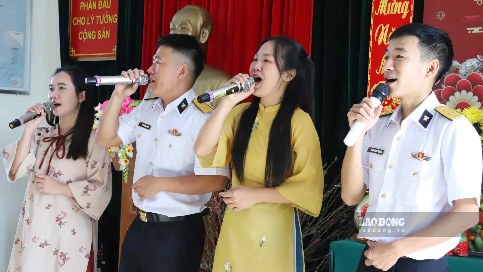 Chuong trinh giao luu van nghe gan ket tinh quan dan tren Tram ra da 610. Anh: Tuyet Lan 