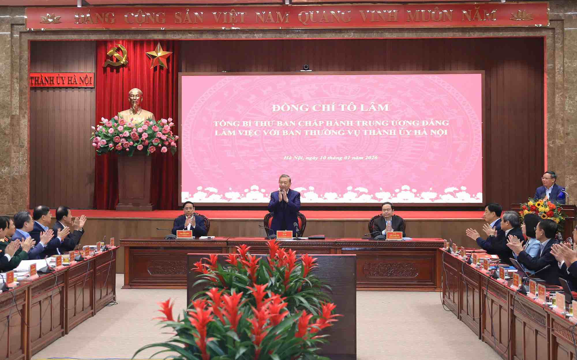 Tong Bi thu To Lam, Thu tuong Chinh phu Pham Minh Chinh, Chu tich Quoc hoi Tran Thanh Man lam viec voi Ban Thuong vu Thanh uy Ha Noi. Anh: UBND TP Ha Noi