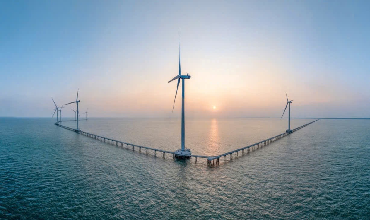 Cac tua-bin gio van hanh ngoai khoi, bo sung nguon nang luong sach cho he thong dien quoc gia. Anh: Cong ty CP Nang luong ST2