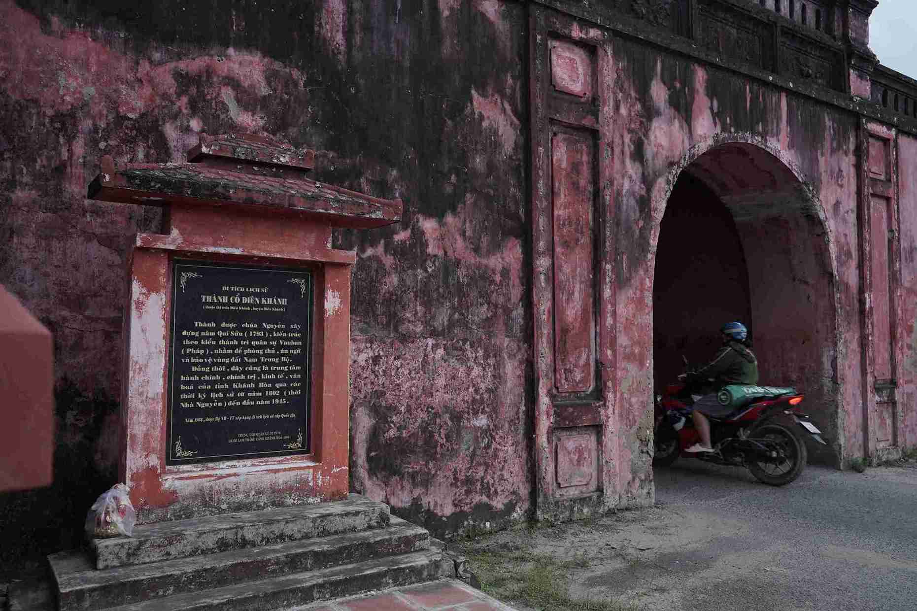 The project to restore and embellish Dien Khanh Ancient Citadel is being accelerated by the investor. Photo: Huu Long