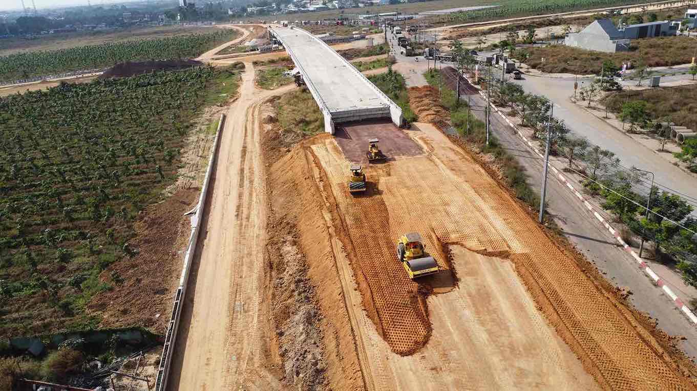 Thi cong cau vuot cao toc Bien Hoa - Vung Tau. Anh: HAC