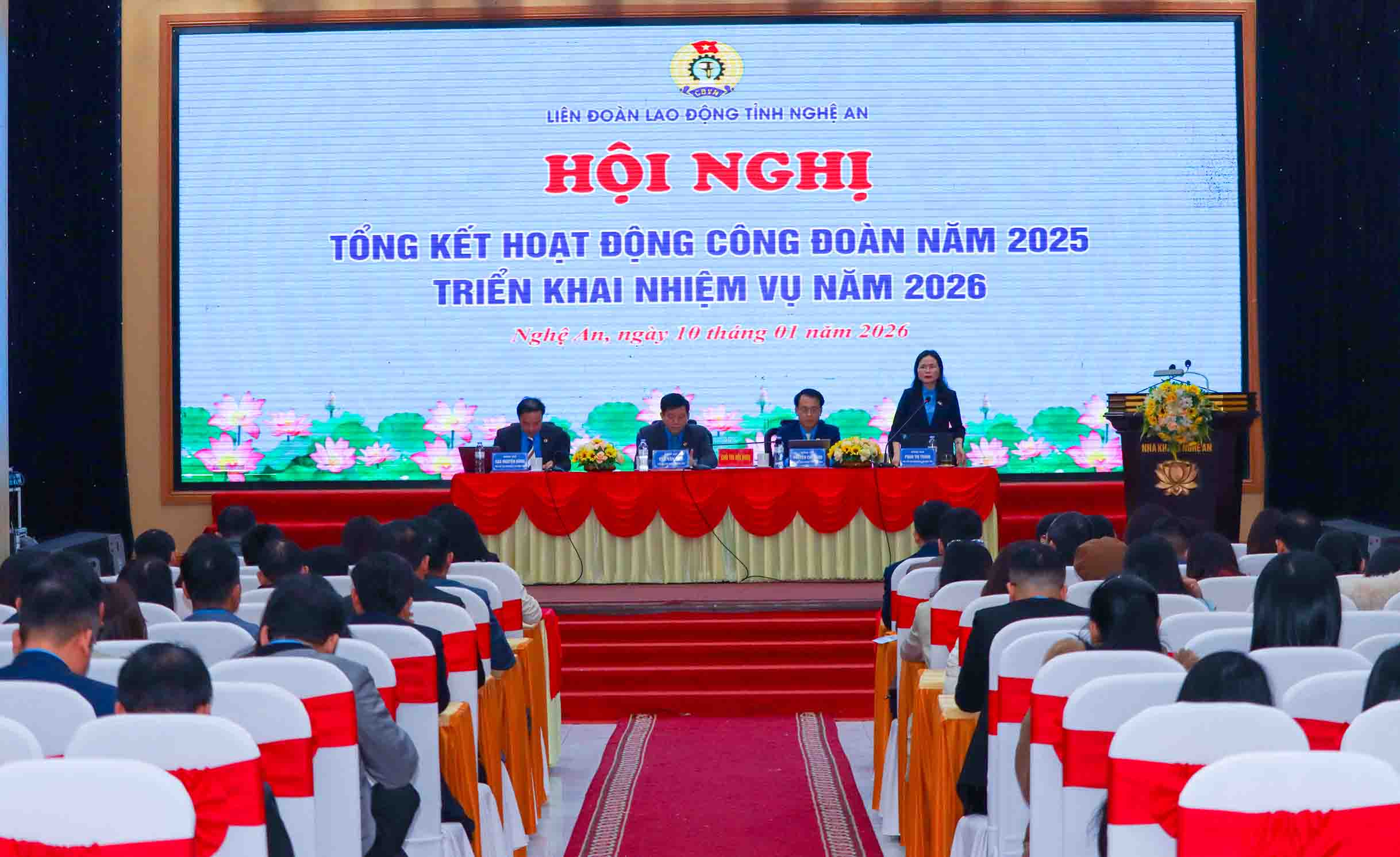 Quang canh hoi nghi. Anh: Duy Chuong