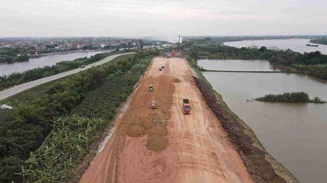 Công trường tuyến đường di sản tại Hưng Yên sôi nổi với các mũi thi công