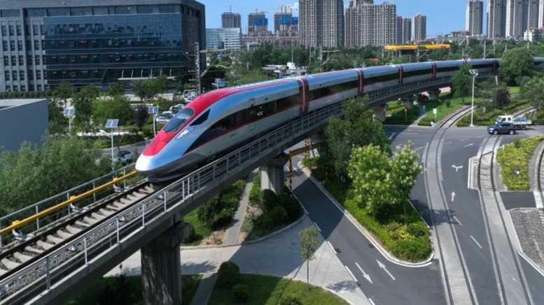 Urgently determine the direction of the North-South high-speed railway line to assign localities to soon deploy compensation and resettlement support, and study in the direction of expanding the scope. Photo: VGP