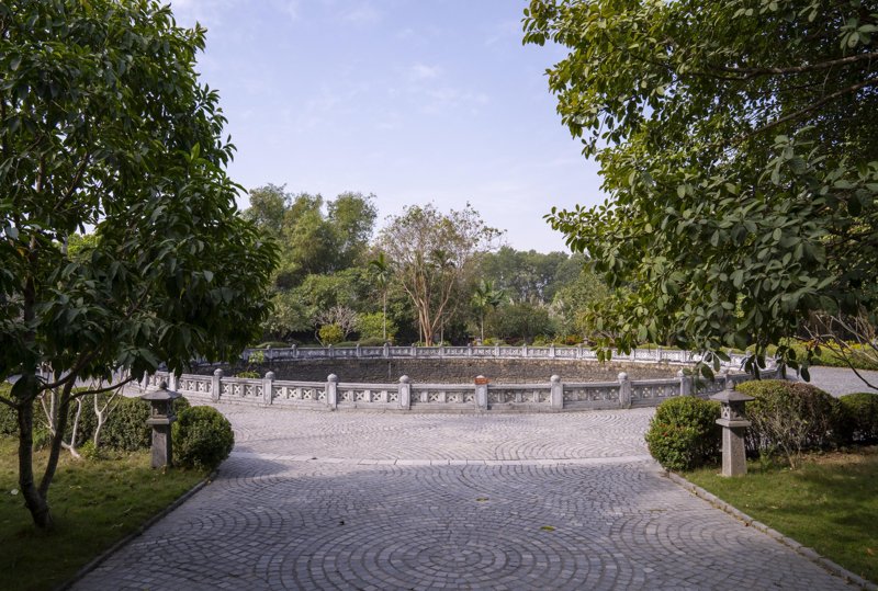 Gieng Ngoc nam trong khuon vien rong khoang 6.000m2 tai chua Bai Dinh. Anh: Dieu Anh