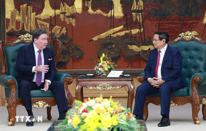 Politburo member, Prime Minister Pham Minh Chinh receives US Ambassador to Vietnam Marc Knapper. Photo: VNA