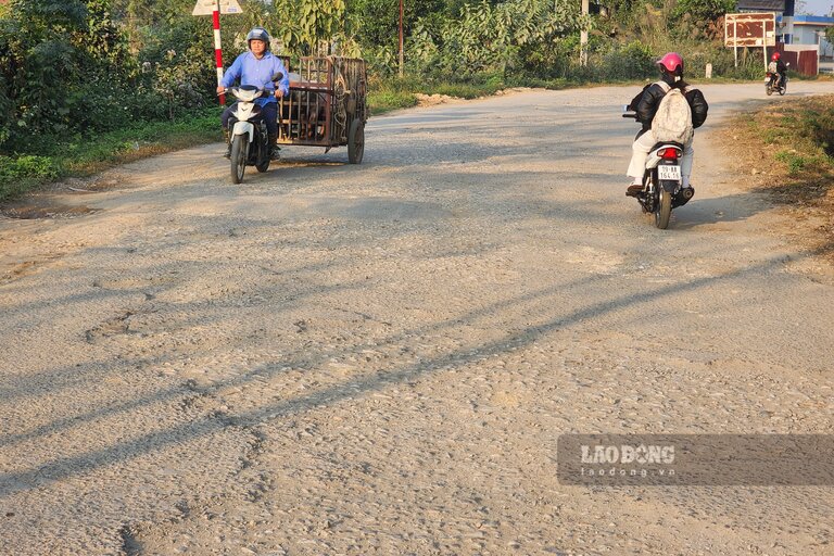 Duong tinh 315 da xuong cap. Anh: To Cong.