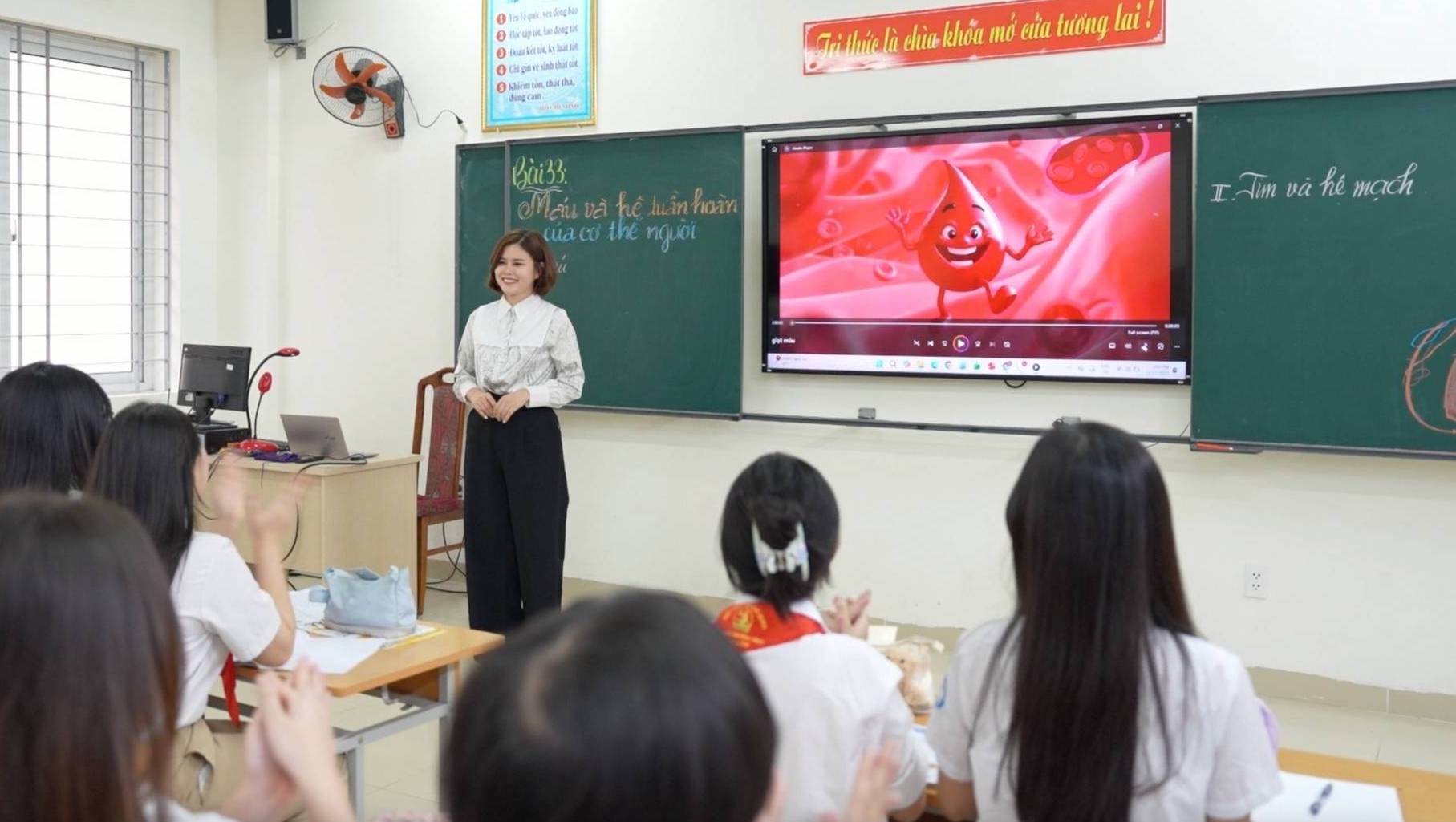 Many opinions suggest that the digital competency framework needs to build separate standards for each group of teachers according to the grade level. Photo: Phuong Anh