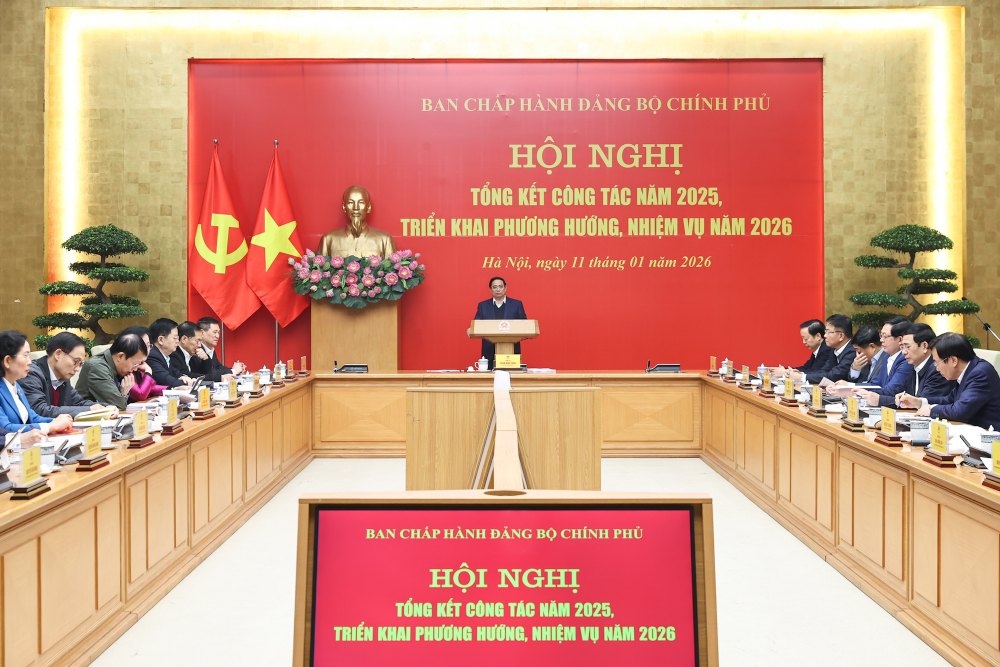 Prime Minister Pham Minh Chinh chairs the Conference to summarize 2025 and deploy tasks for 2026 of the Executive Committee of the Government Party Committee. Photo: VGP