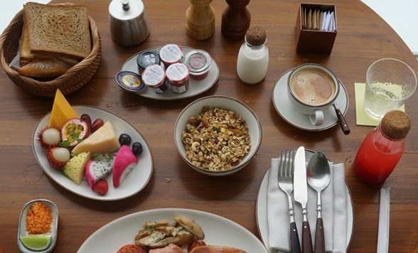 Having a healthy breakfast helps increase metabolism and effectively reduce belly fat after age 30. Photo: Thanh Thanh