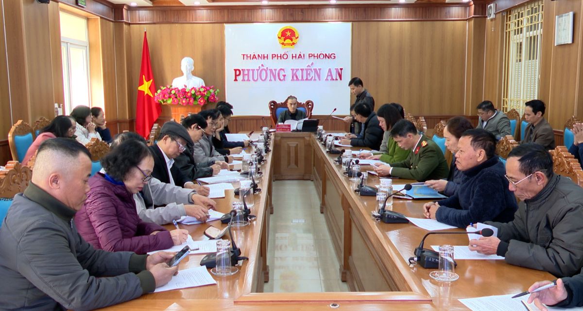 Phuong Kien An hop hoi dong boi thuong, ho tro va tai dinh cu du an. Ảnh: Cong TTDT phuong Kien An