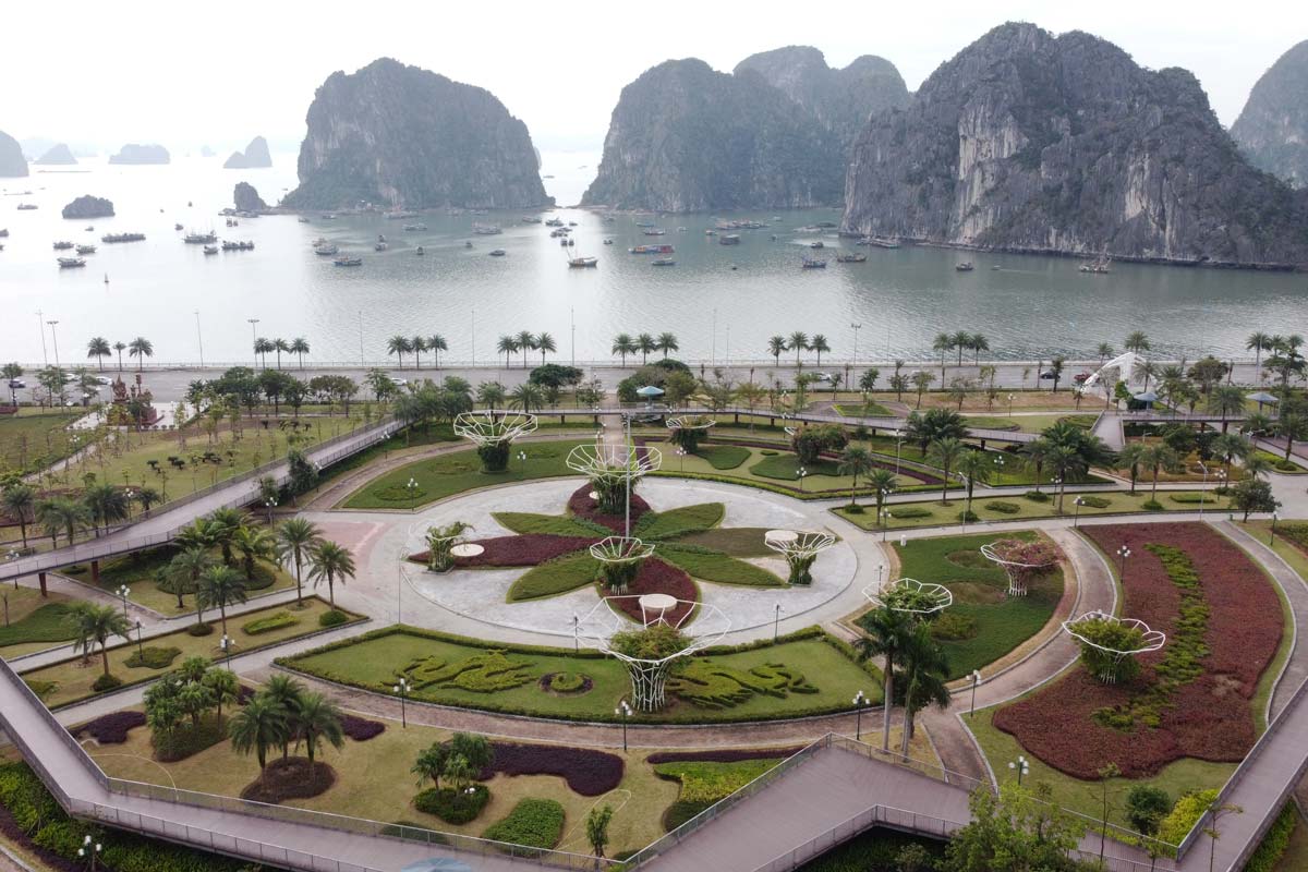 Dai lo la duong bao bien tu Cung Quy hoach, hoi cho va trien lam tinh den het cong vien hoa (trong anh), phuong Hong Gai, tinh Quang Ninh. Anh: Doan Hung