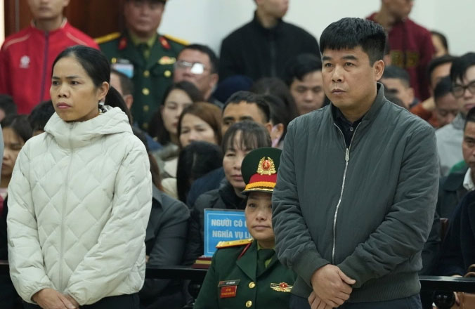 Chị em ông chủ Tập đoàn Phúc Sơn tại phiên tòa sơ thẩm. Ảnh: D.Lam