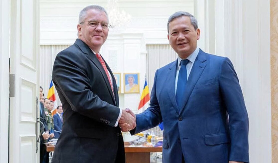 Cambodian Prime Minister Hun Manet and Mr. Michael George DeSombre - US Assistant Secretary of State for East Asian and Pacific Affairs. Photo: Cambodian Prime Minister's Office