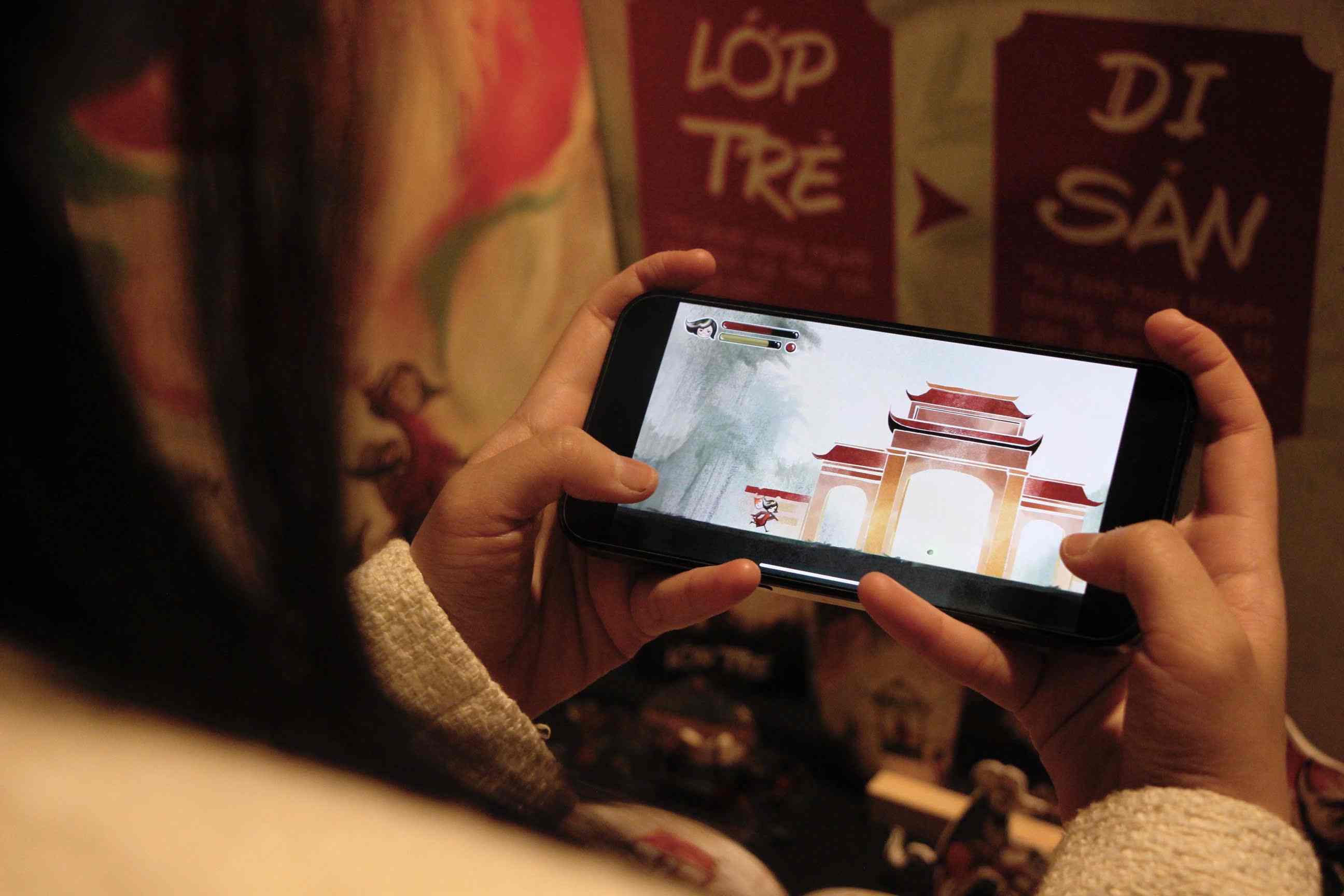 Choi game de hieu di san, rut ngan khoang cach giua nguoi tre va tranh dan gian Dong Ho. Anh: Nhan vat cung cap.