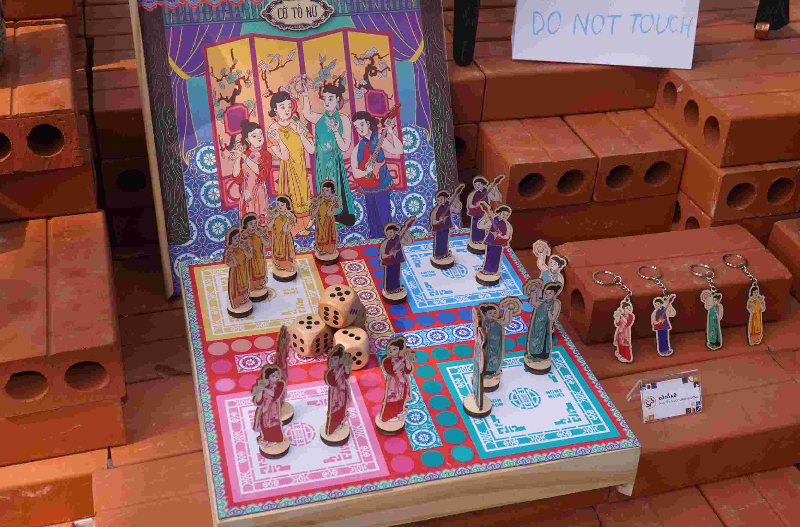 Tro choi duoc gioi tre sang tao, lam moi cach the hien nham lan toa va truyen tai cac gia tri van hoa. Anh: Minh Vu.